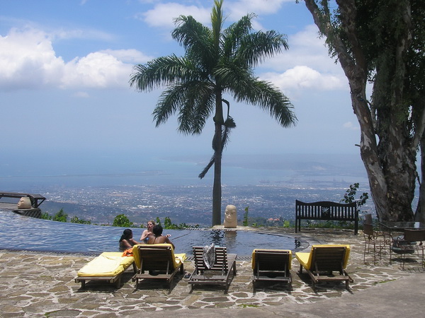Infinity Pool at Strawberry Hill